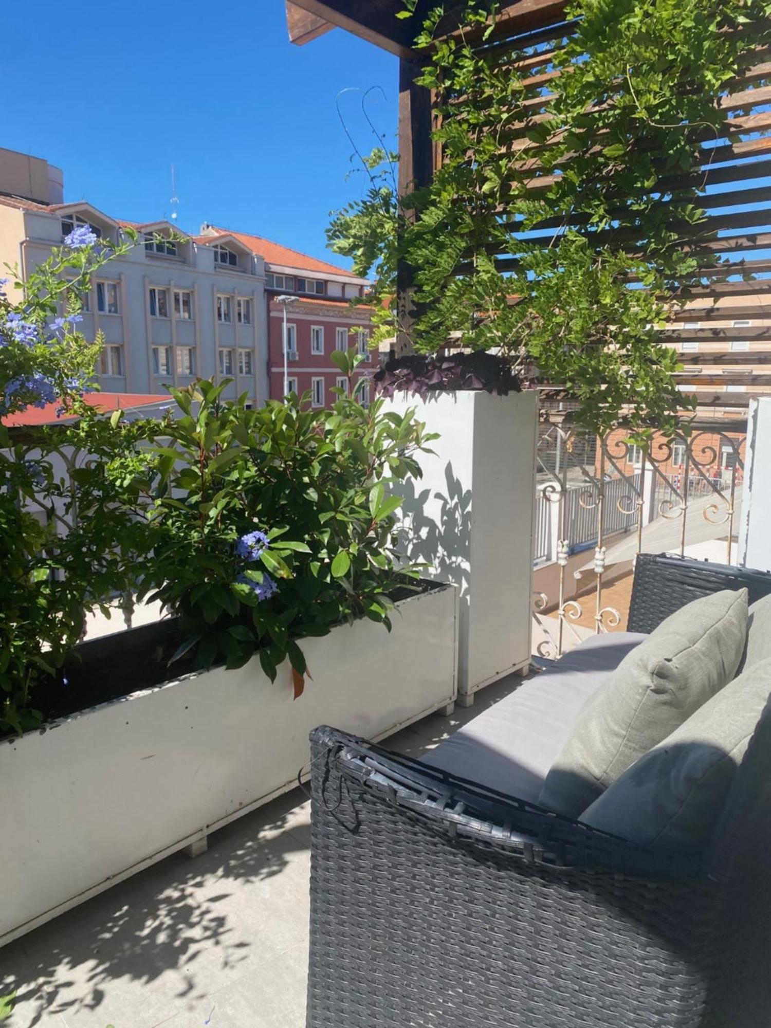 Appartment In Center With Parking بولا المظهر الخارجي الصورة