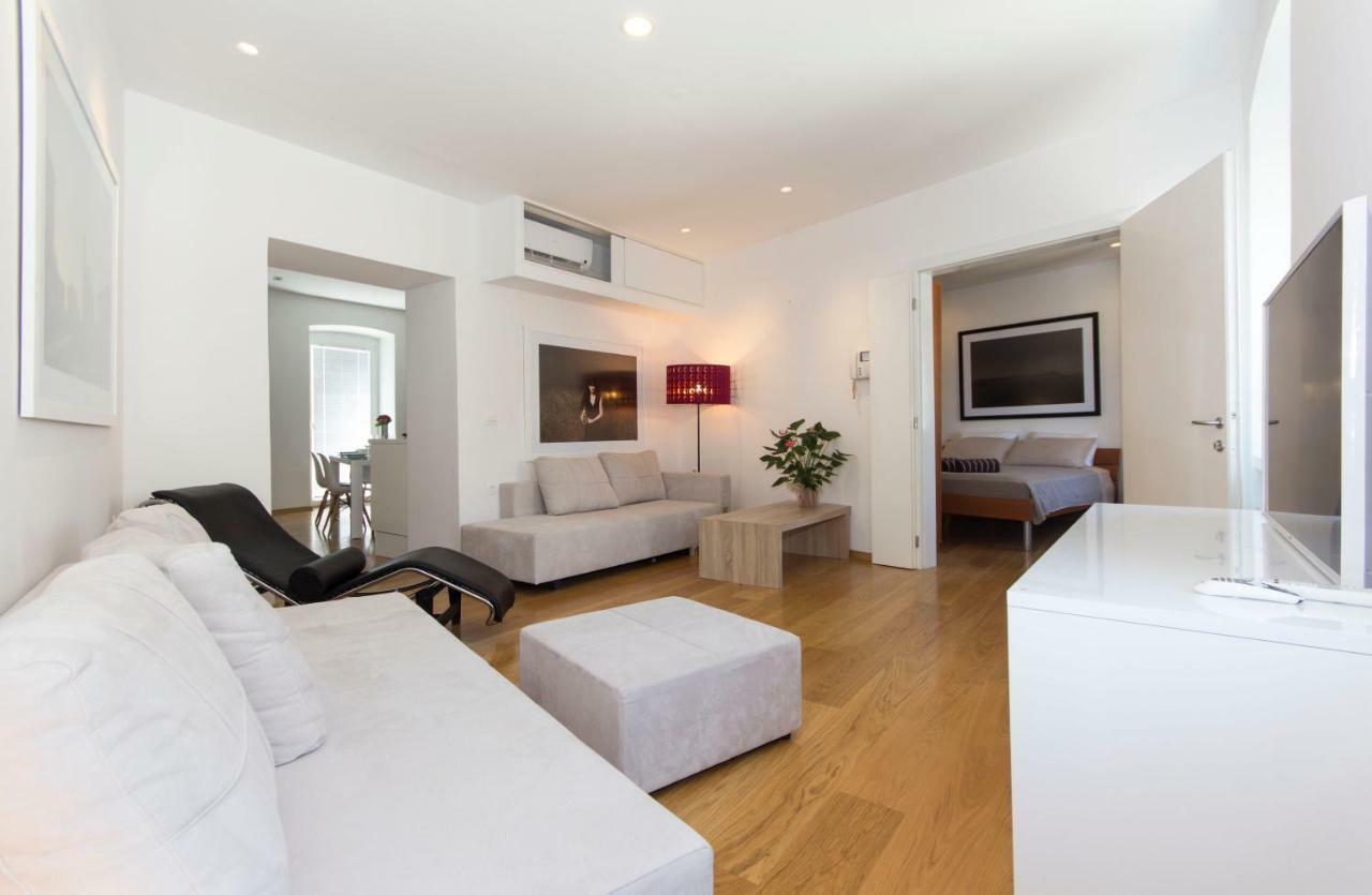 Appartment In Center With Parking بولا المظهر الخارجي الصورة