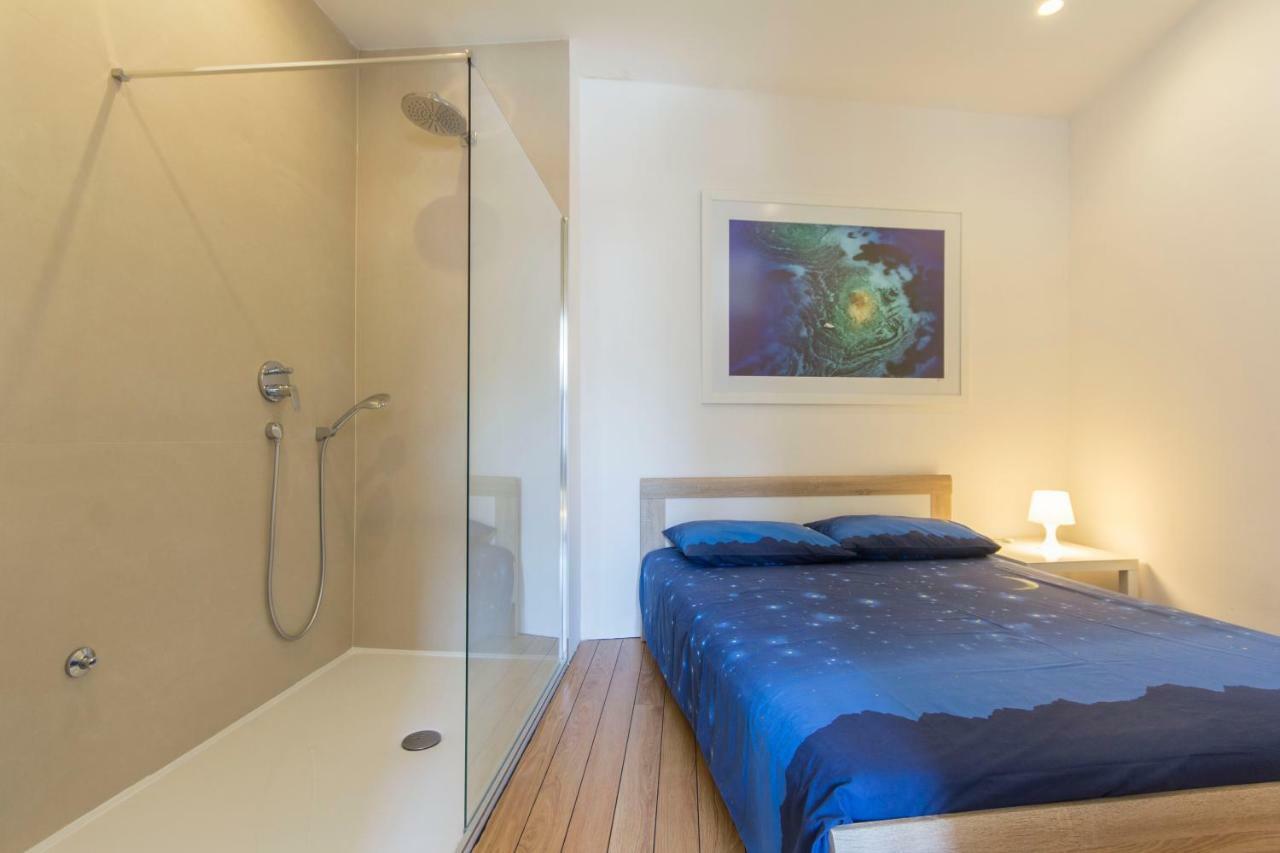 Appartment In Center With Parking بولا المظهر الخارجي الصورة